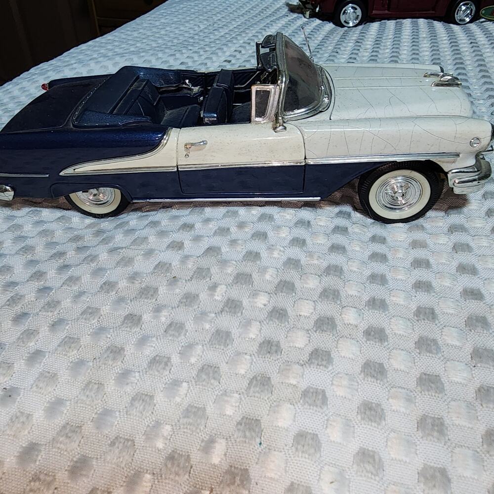 WELLY 1955 OLDSMOBILE DIE CAST MODEL METAL CAR